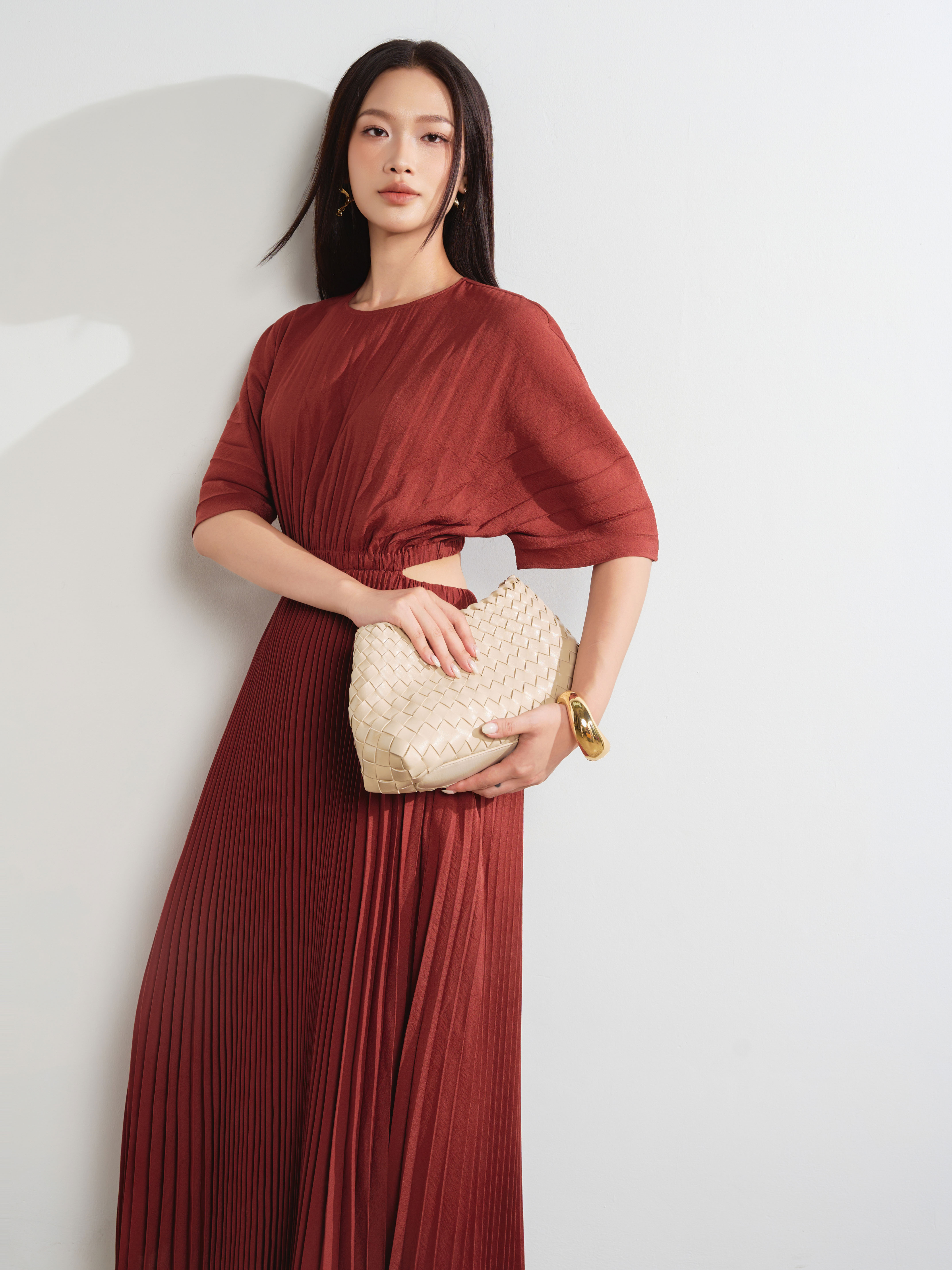Váy xếp ly tay cộc